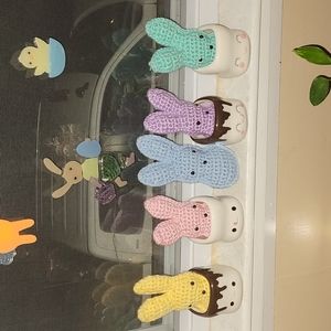 5  Crochet peep bunnies